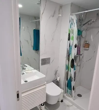 Uno Al Mar - Estudio